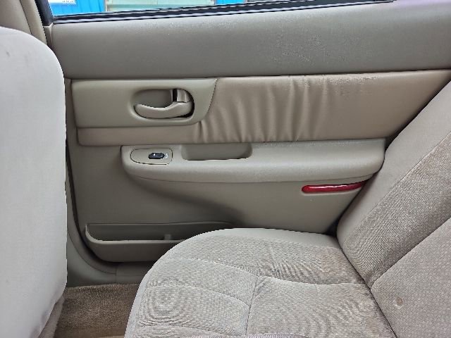 Used 2002 Buick Century Custom w/ Custom Premium Pkg FWD image 8