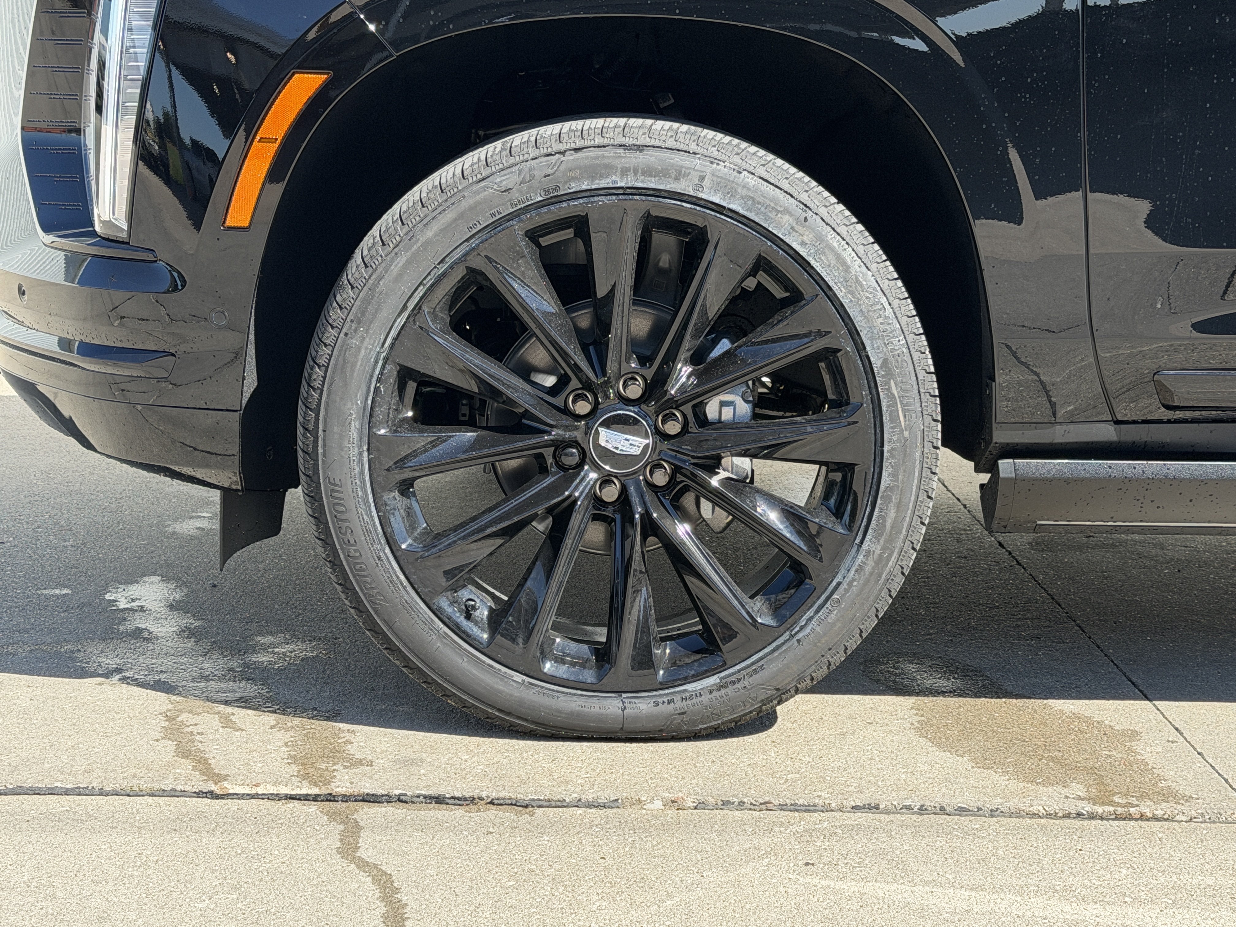 New 2026 Cadillac Escalade ESV Platinum Sport w/ LPO, ONYX Package AWD/4WD image 9