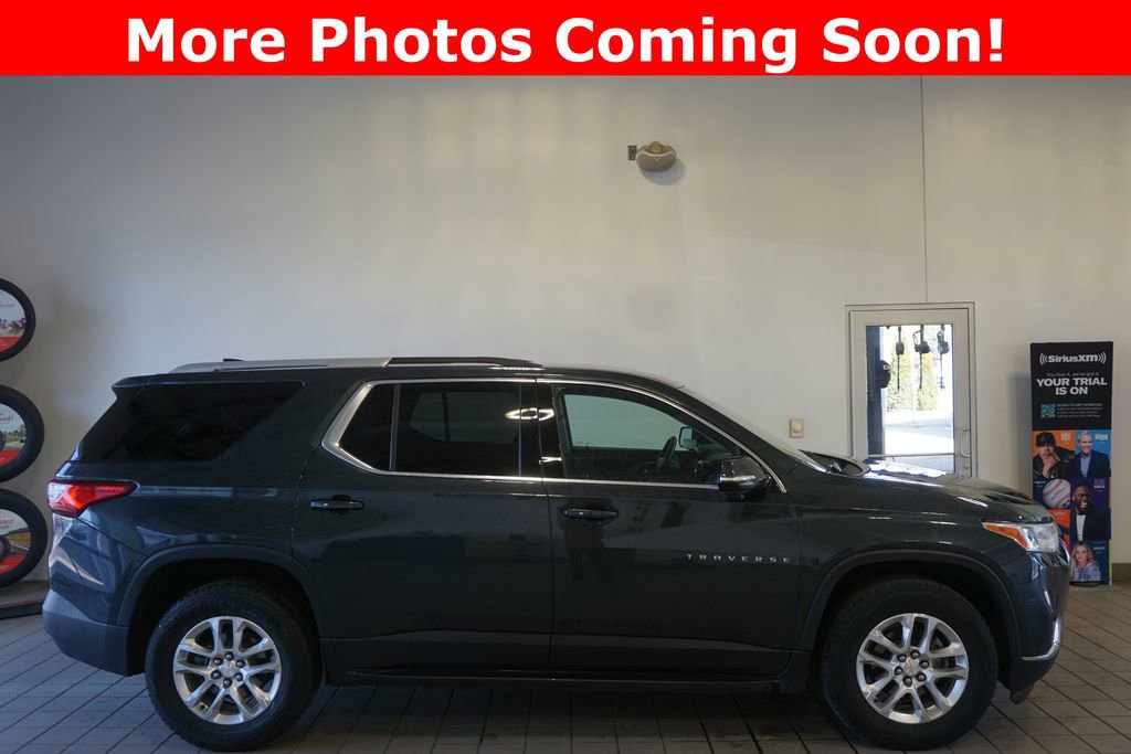 Used 2018 Chevrolet Traverse LT FWD image 2