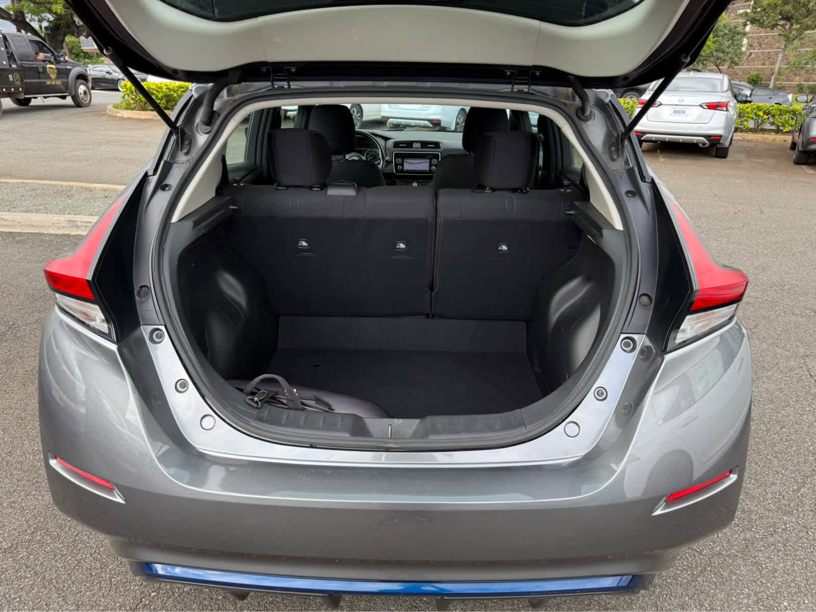 Used 2018 Nissan Leaf SV FWD image 11