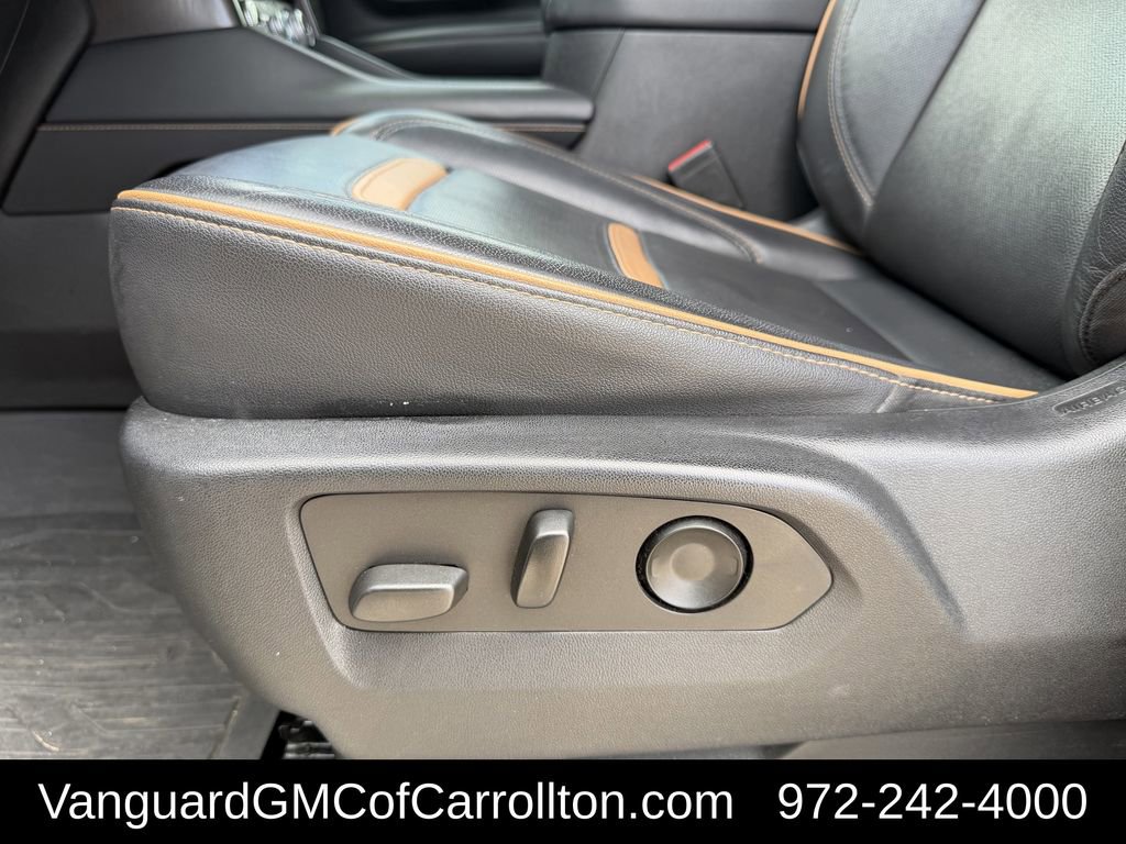 Used 2022 GMC Yukon XL AT4 AWD/4WD image 32