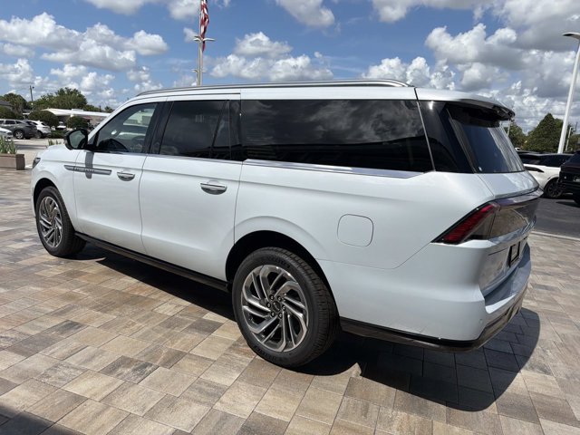 New 2026 Lincoln Navigator L Reserve AWD/4WD image 4