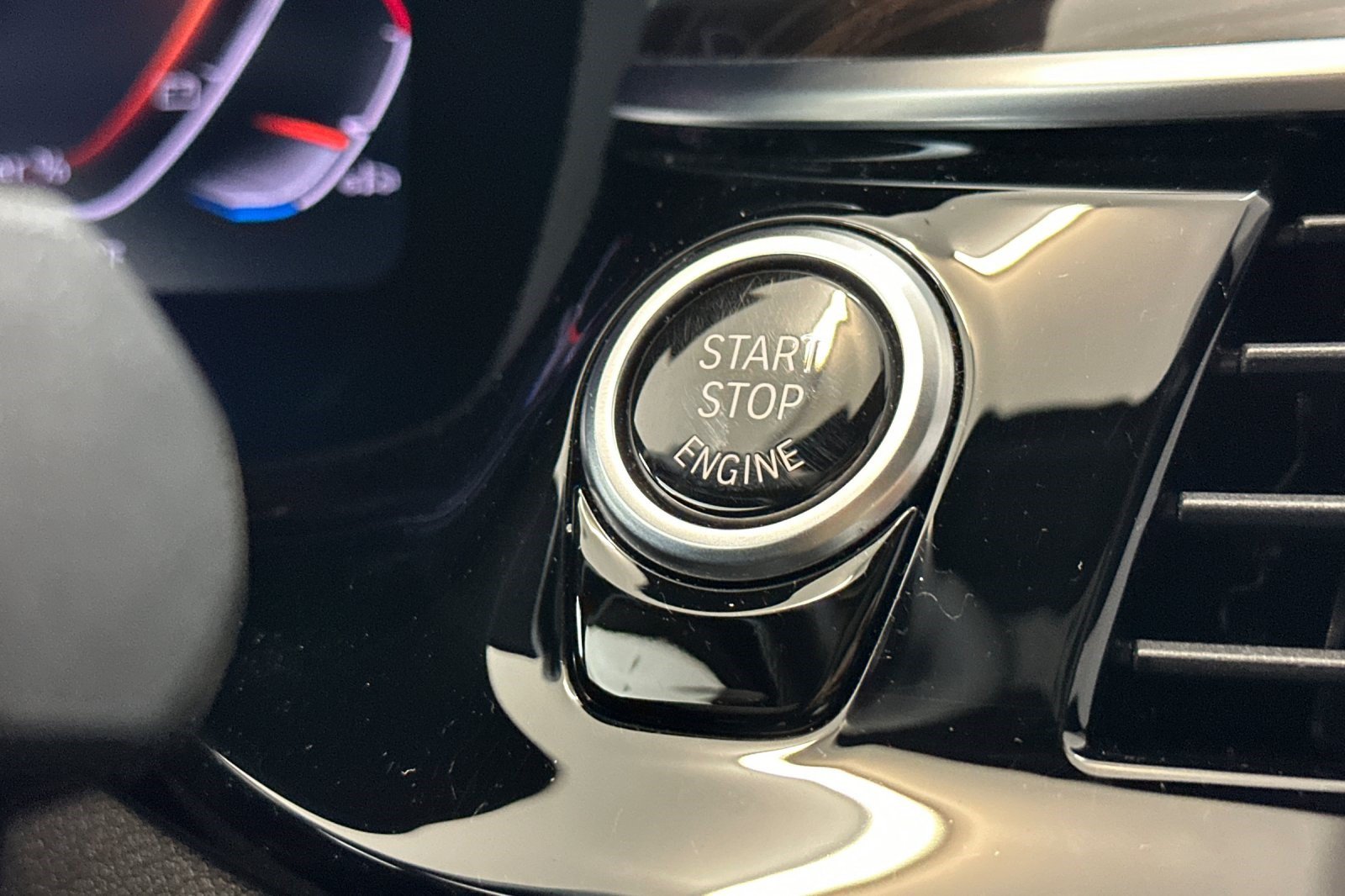 Certified 2023 BMW 540i w/ Premium Package RWD image 34