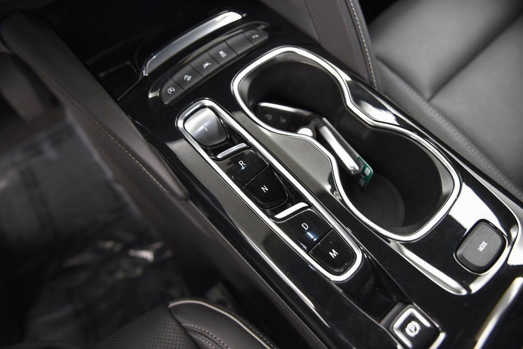 Used 2023 Buick Envision Essence image 25