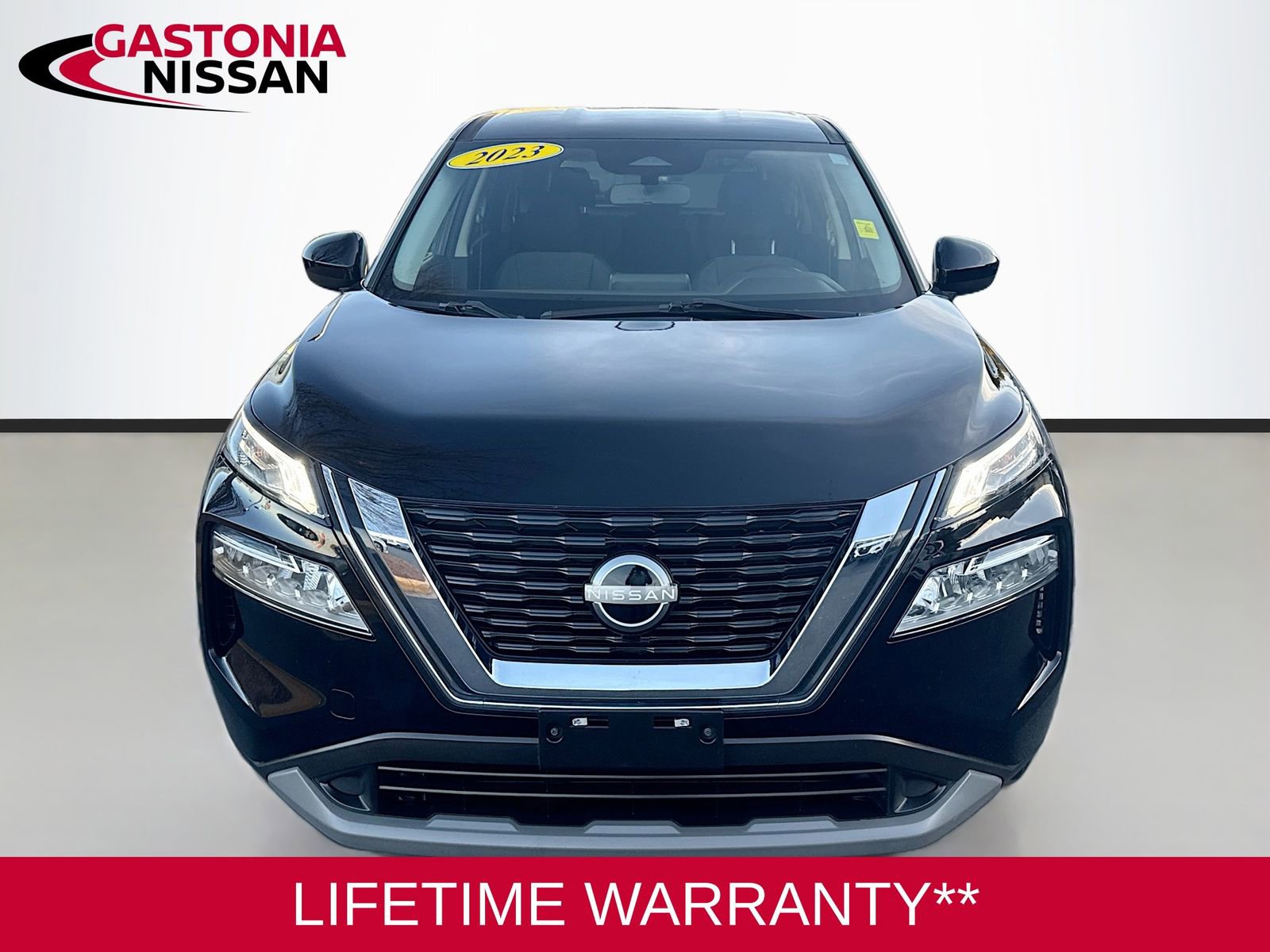 Used 2023 Nissan Rogue SV video 2