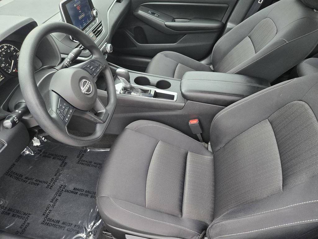 Used 2025 Nissan Altima 2.5 S FWD image 18