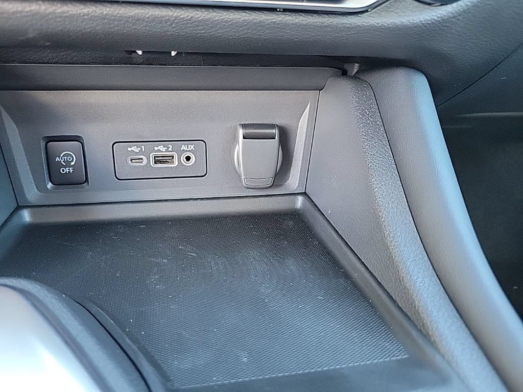 New 2025 Nissan Sentra SR w/ SR Premium Package FWD image 26