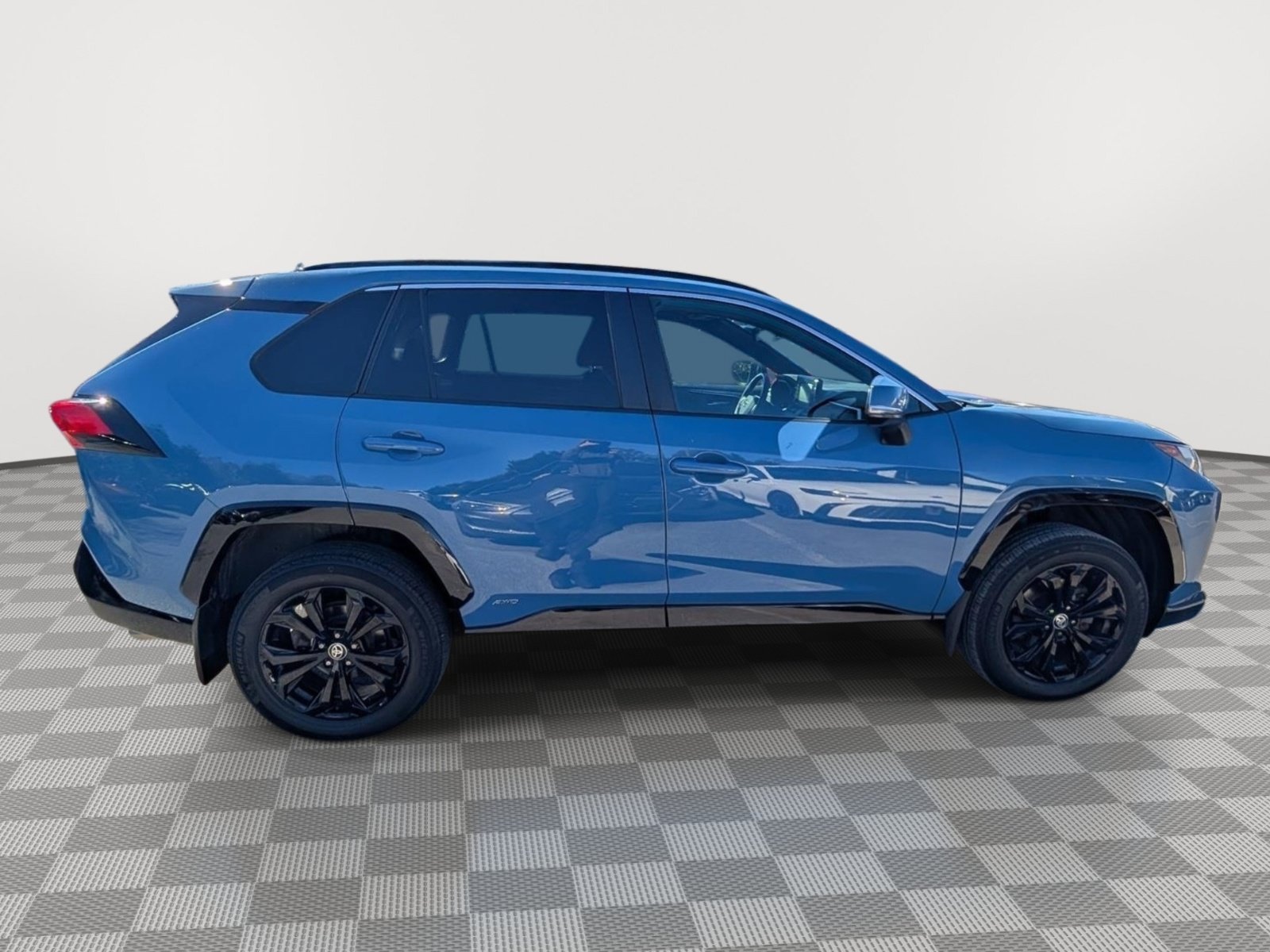Used 2022 Toyota RAV4 SE w/ Convenience Package AWD/4WD image 6