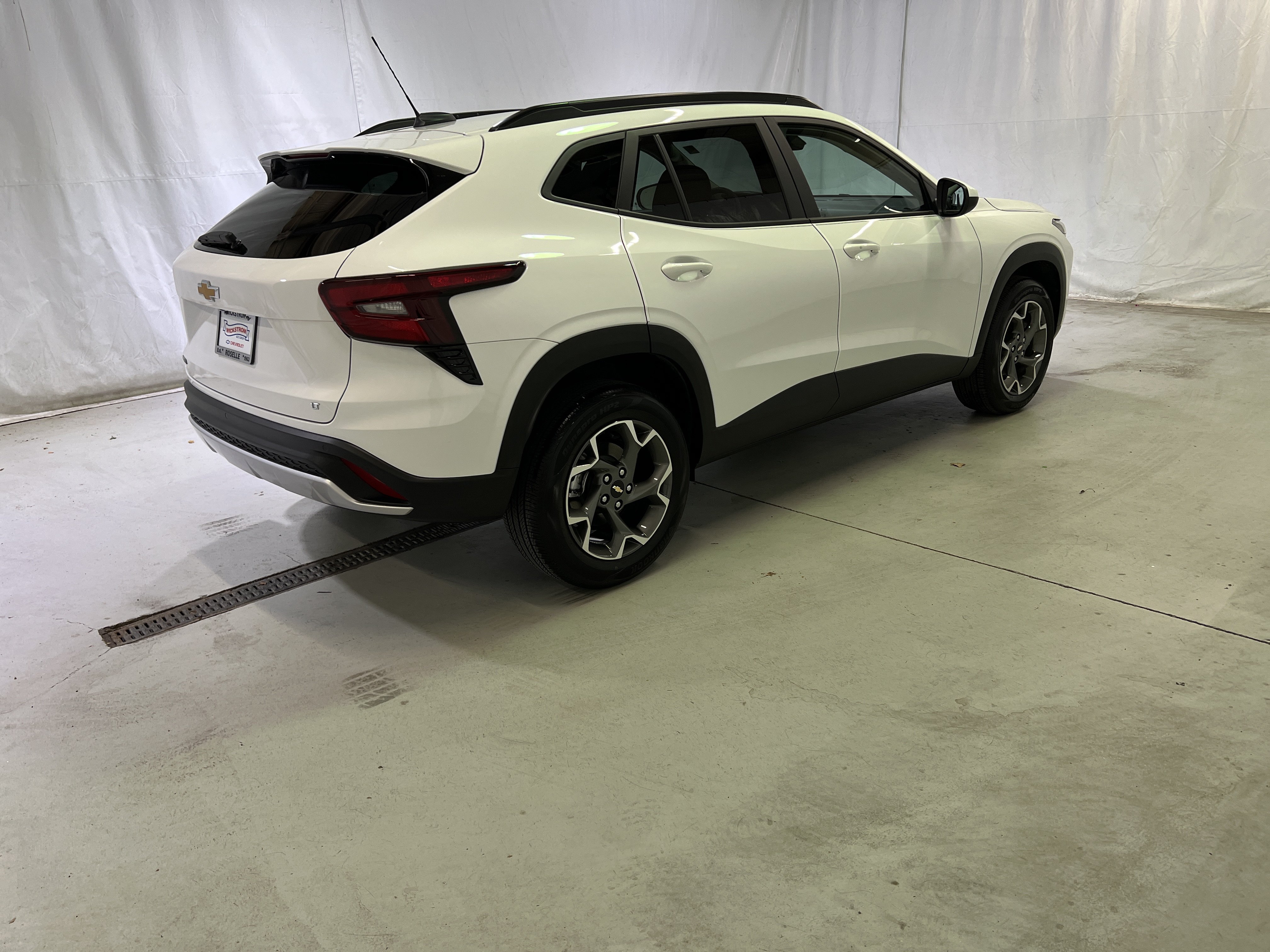 Certified 2025 Chevrolet Trax LT w/ Driver Confidence Package FWD image 11