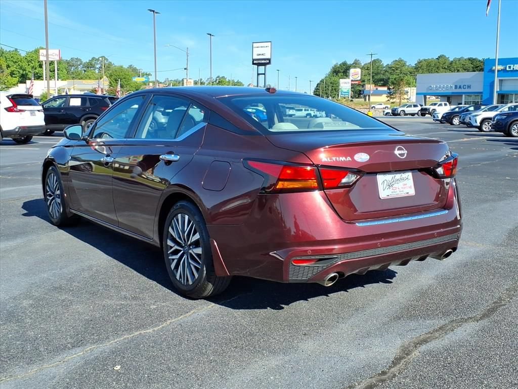 Used 2023 Nissan Altima 2.5 SV w/ SV Premium Package FWD image 16