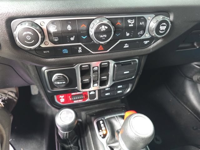 Used 2024 Jeep Wrangler Unlimited AWD/4WD image 19