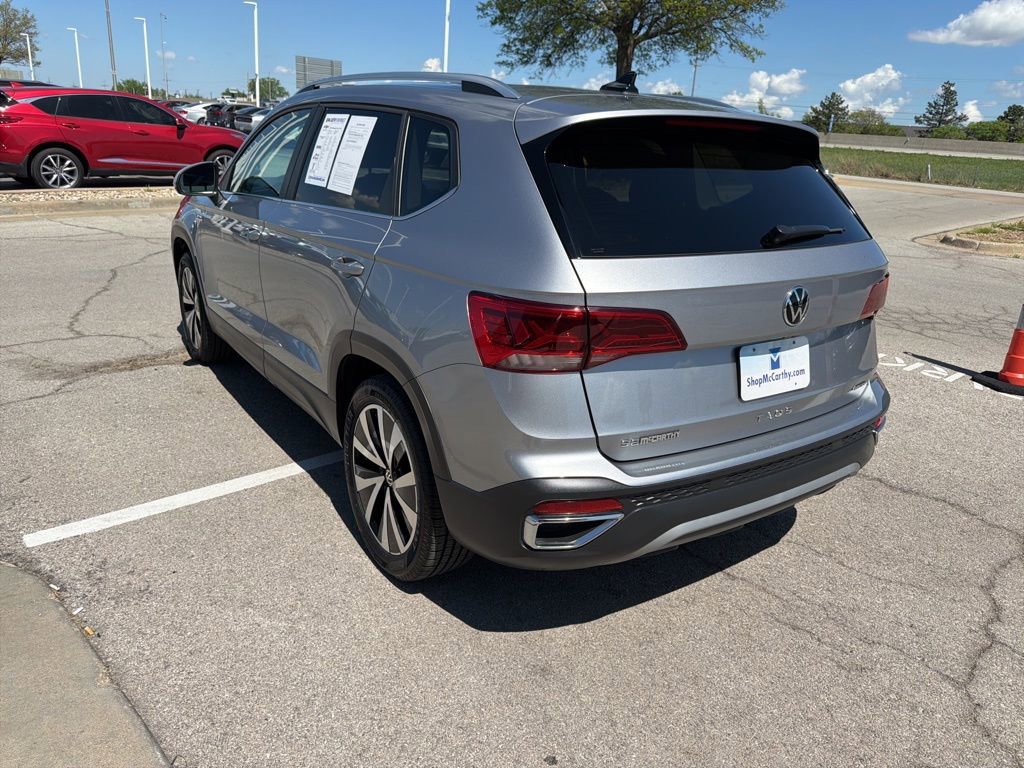 Used 2023 Volkswagen Taos SE w/ Panoramic Sunroof Package AWD/4WD image 5