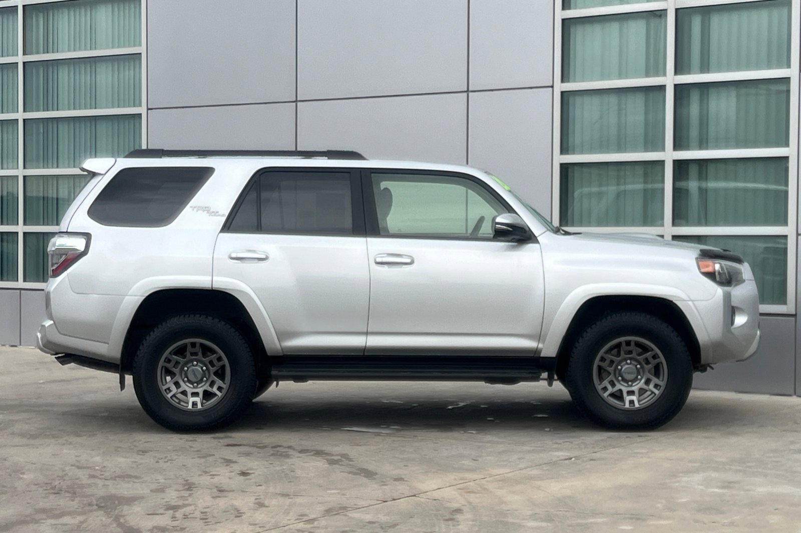 Certified 2020 Toyota 4Runner TRD Off-Road Premium image 3