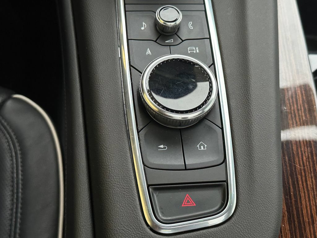 Used 2023 Cadillac Escalade ESV Premium Luxury AWD/4WD image 33