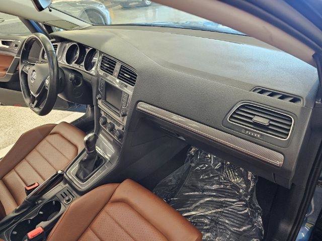 Used 2017 Volkswagen Golf Alltrack S image 8