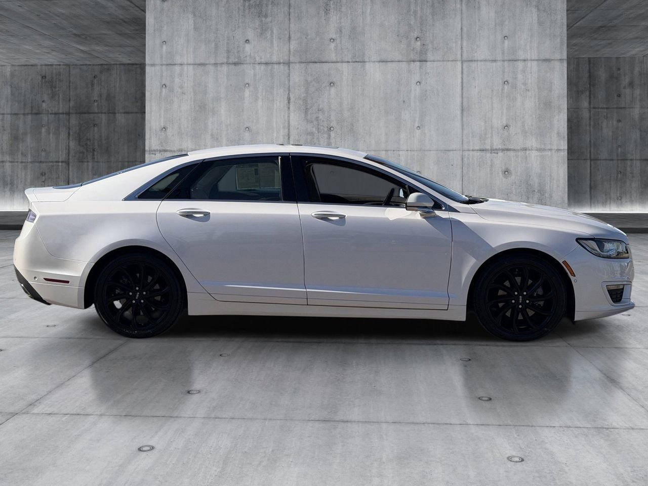 Used 2020 Lincoln MKZ Reserve w/ Monochromatic Package image 6