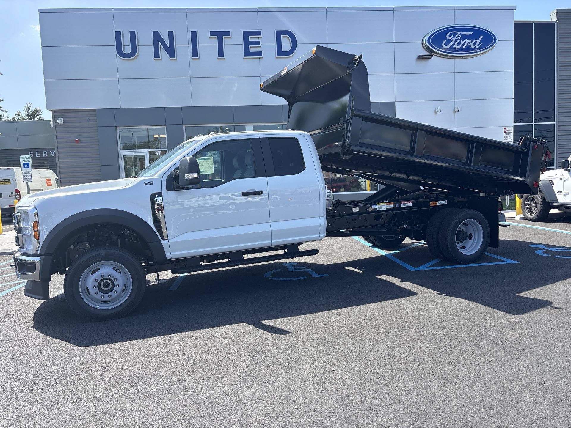 New 2026 Ford F550 4x4 Supercab Super Duty image 26