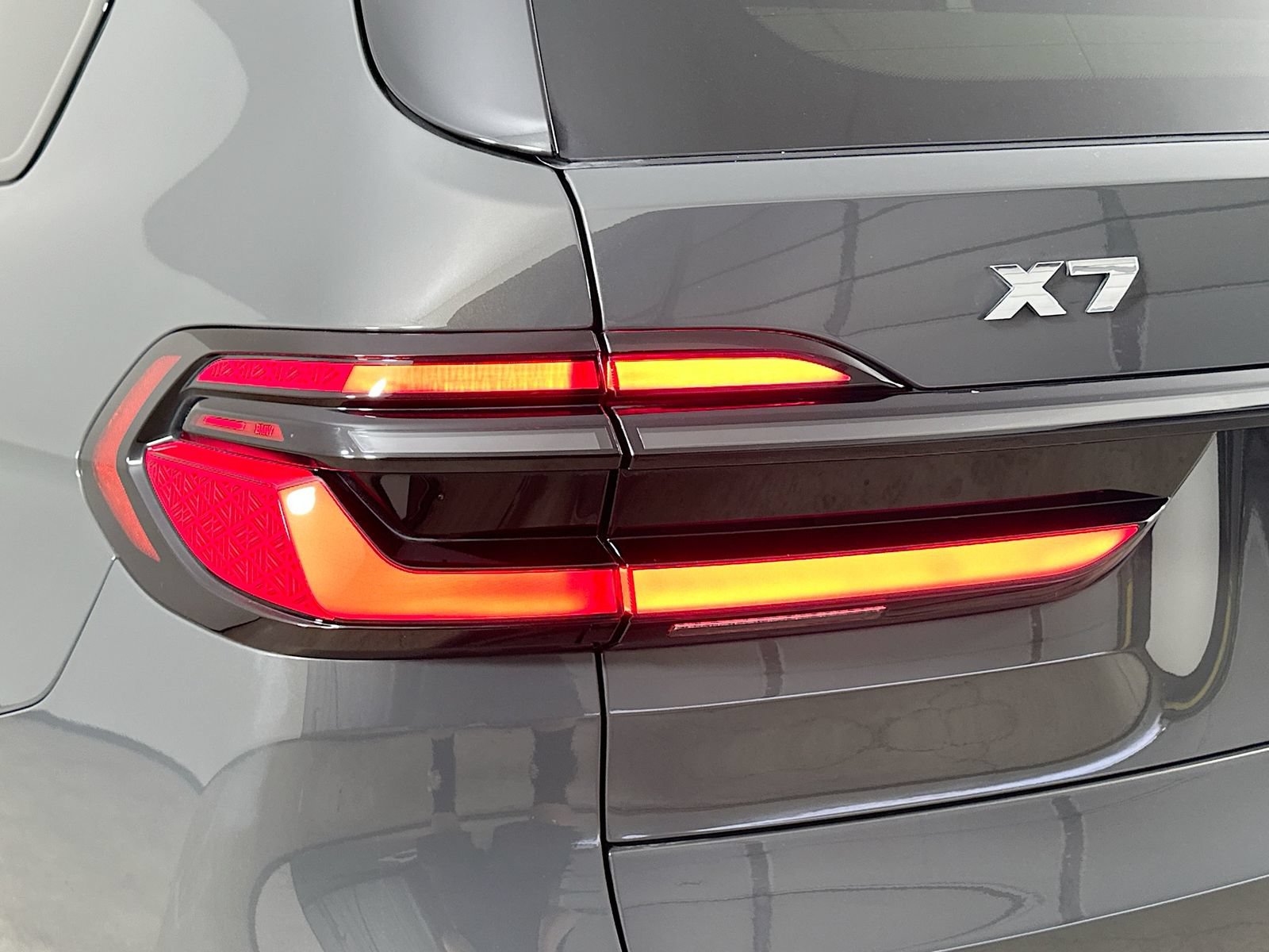 Used 2024 BMW X7 M60i w/ Executive Package AWD/4WD image 12