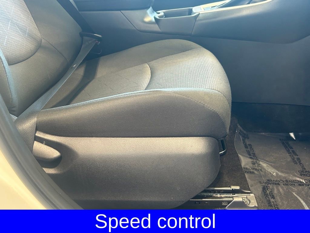 Used 2025 Toyota RAV4 XLE image 23