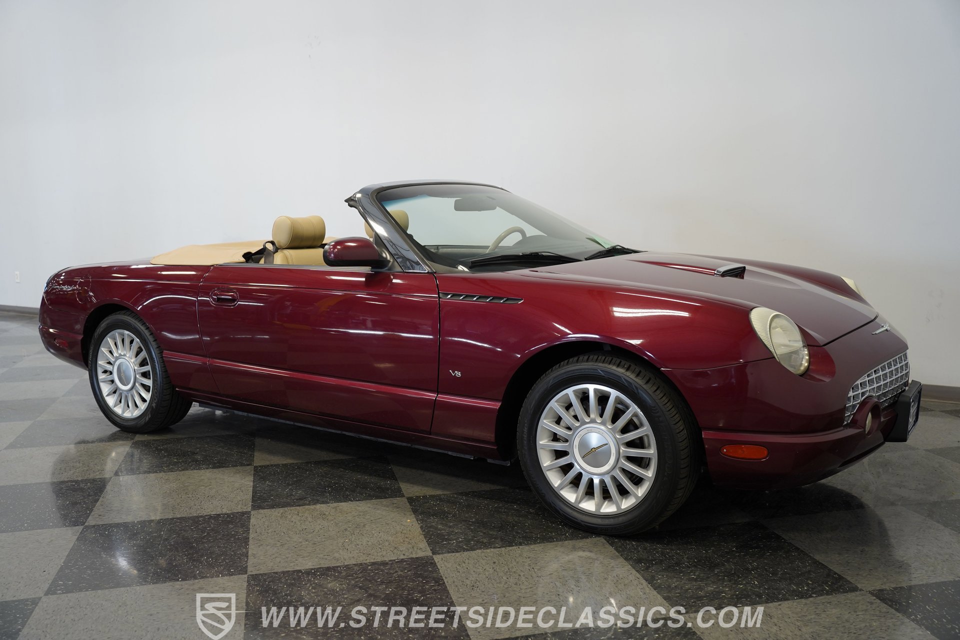 Used 2004 Ford Thunderbird RWD image 15