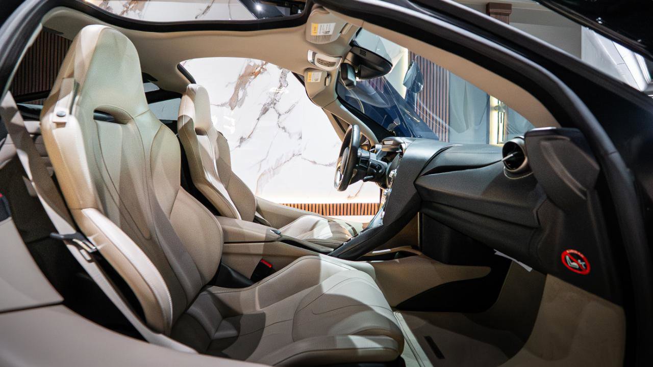 Used 2018 McLaren 720S Luxury RWD image 28