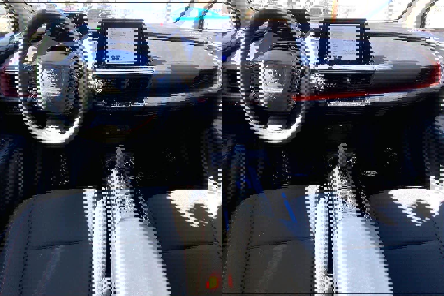 Used 2025 Toyota Prius Plug-In Hybrid image 15