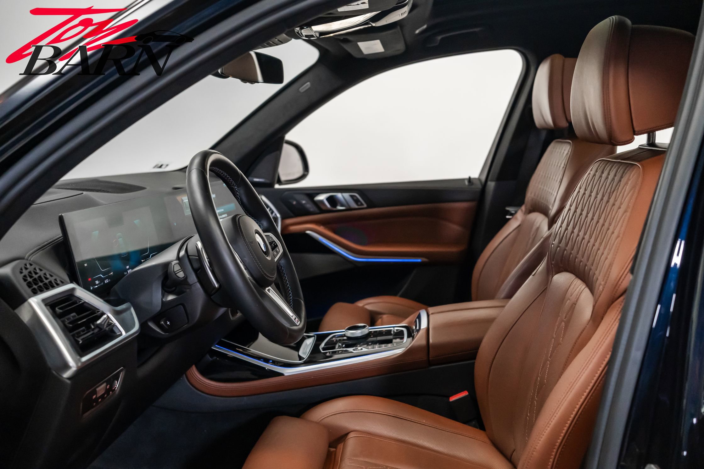 Used 2023 BMW X7 M60i w/ Executive Package image 25