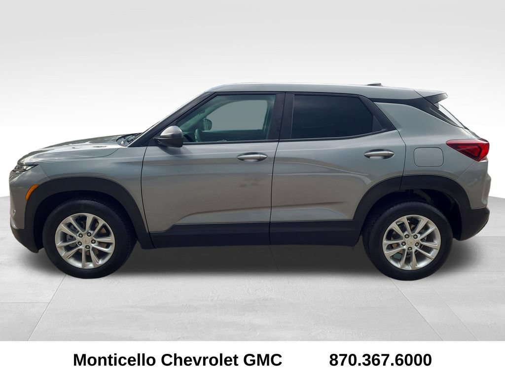 Used 2025 Chevrolet TrailBlazer LS w/ LS Convenience Package FWD image 4
