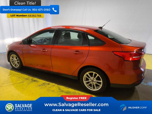 Used 2018 Ford Focus SE FWD image 3