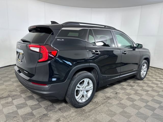 Used 2023 GMC Terrain SLE w/ Driver Convenience Package image 3