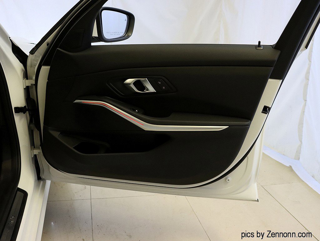 Certified 2025 BMW 330i xDrive Sedan image 33