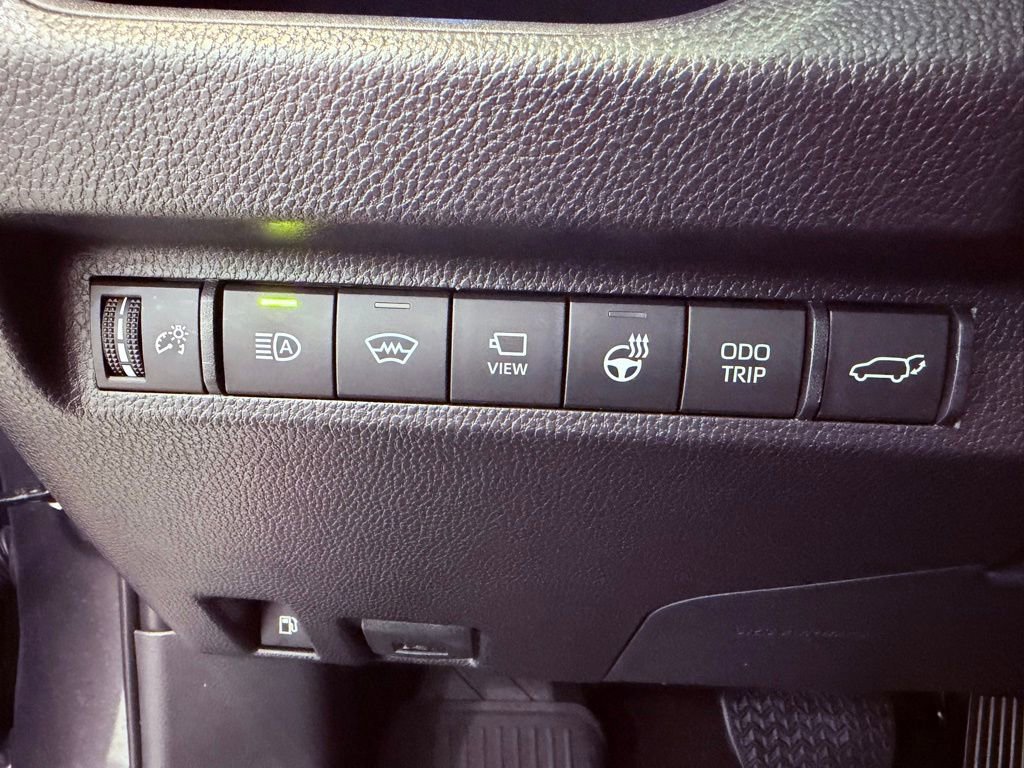 Used 2025 Toyota RAV4 XSE w/ Advanced Technology Package image 23