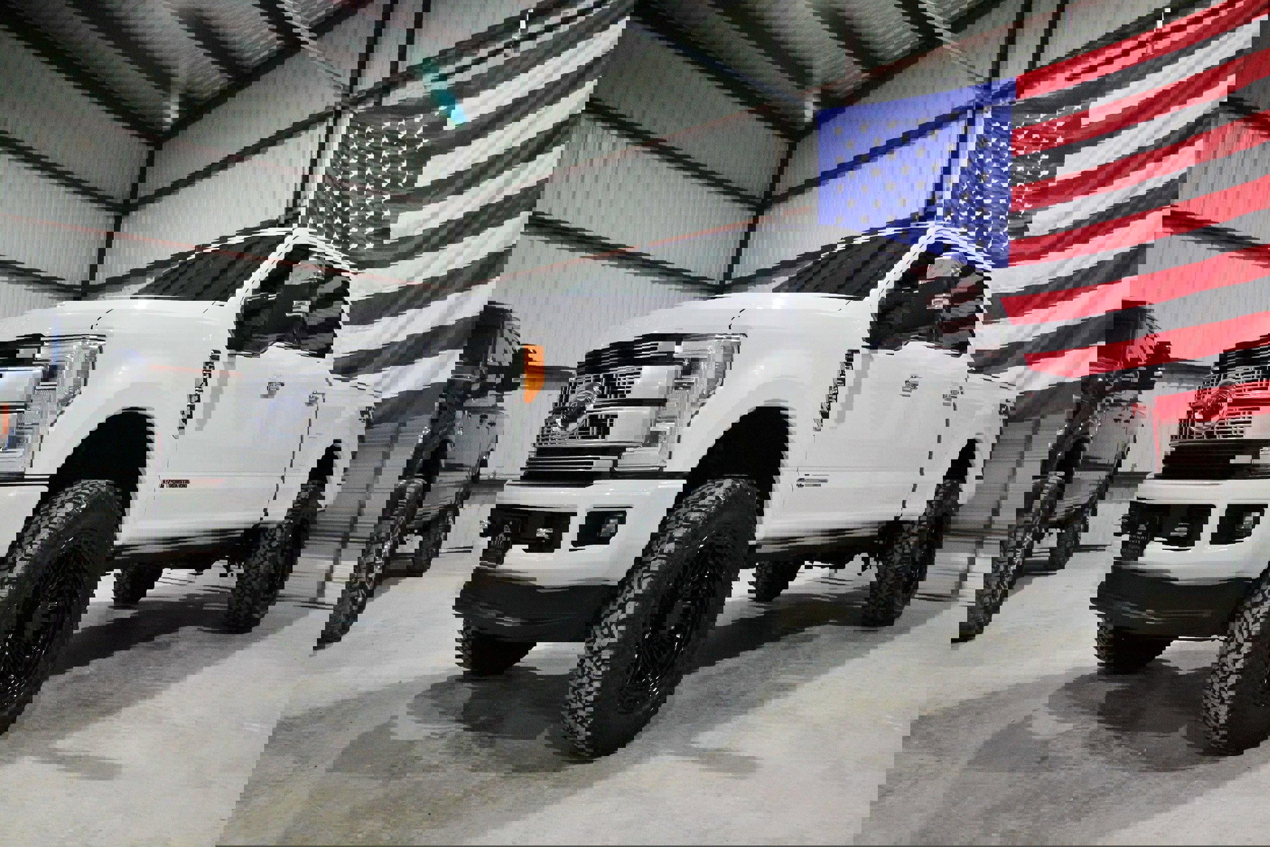 Used 2019 Ford F250 Platinum w/ Platinum Ultimate Package image 3