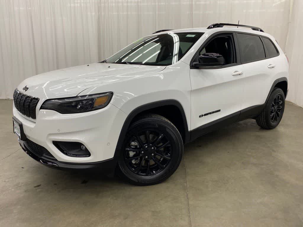 Used 2023 Jeep Cherokee Altitude Lux w/ Mopar Interior Package AWD/4WD image 1