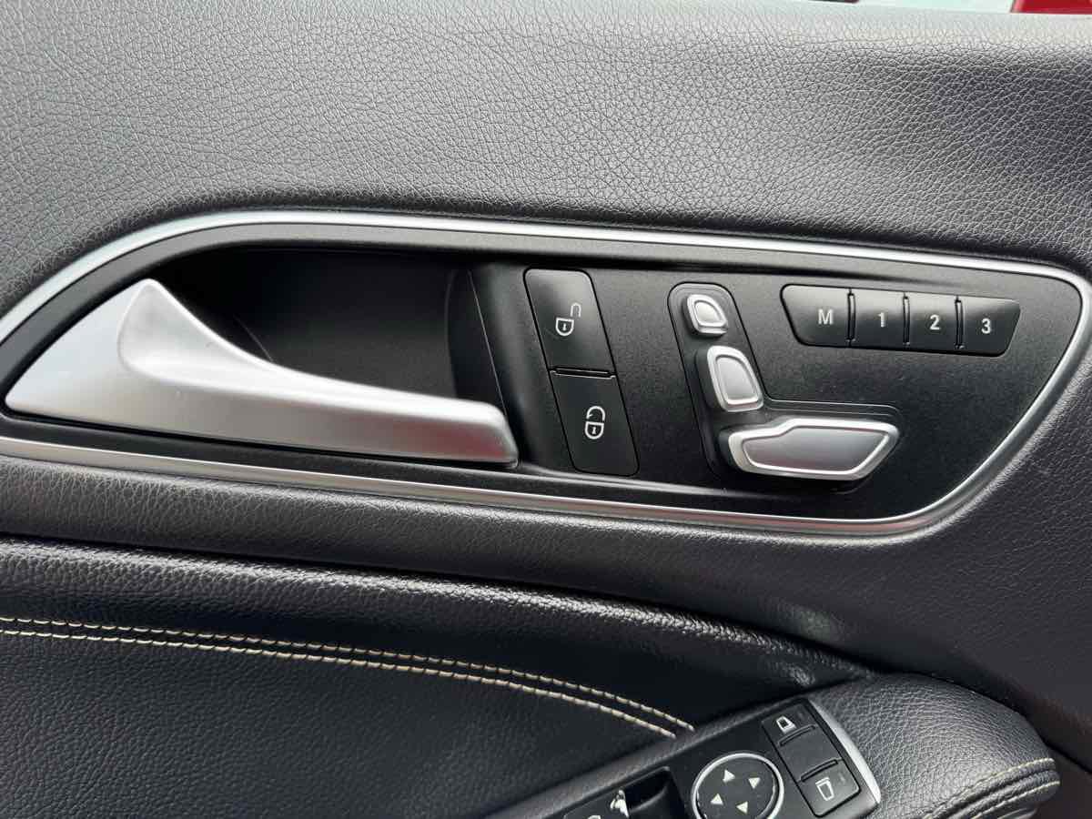 Used 2017 Mercedes-Benz CLA 250 image 28