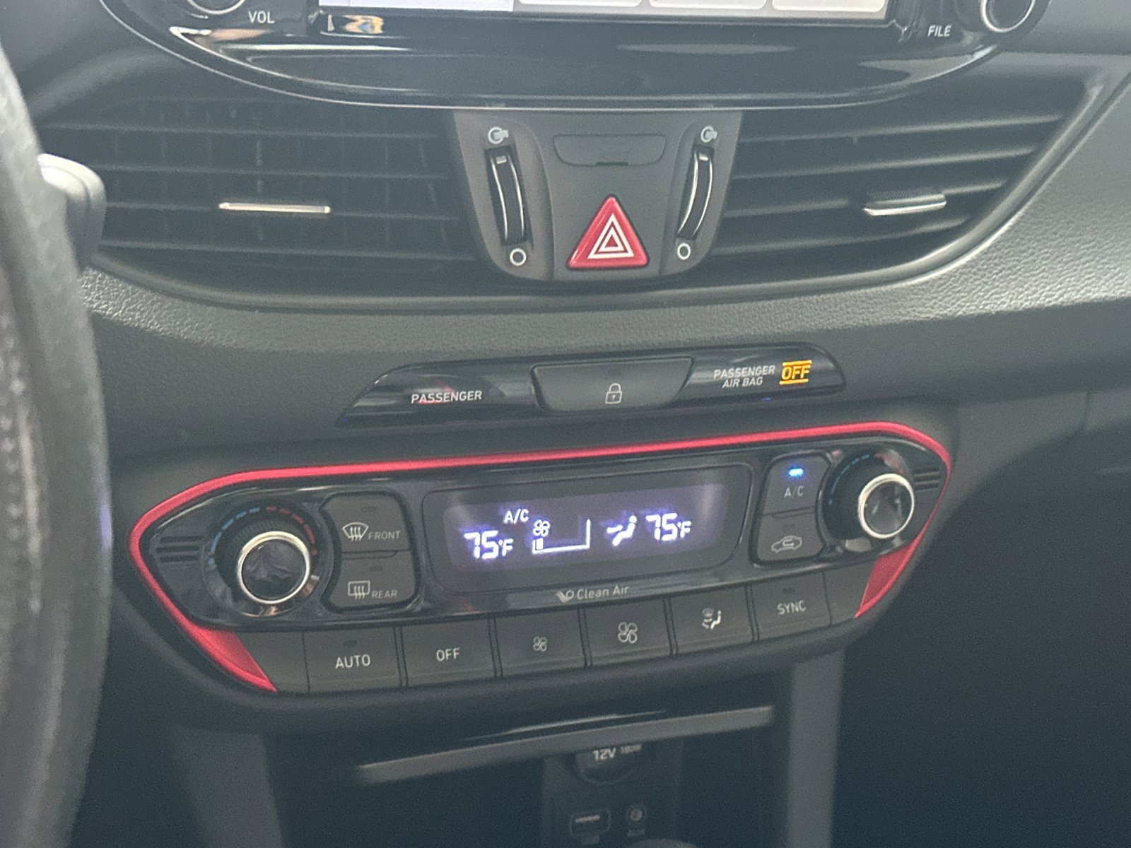 Used 2018 Hyundai Elantra GT Sport w/ Sport Tech Package 04 image 17