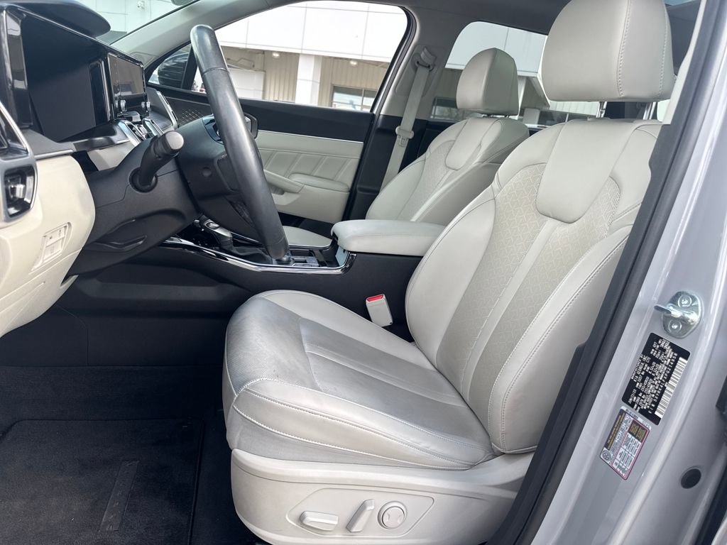 Used 2023 Kia Sorento SX image 18