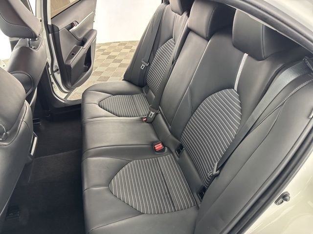 Used 2021 Toyota Camry SE image 24