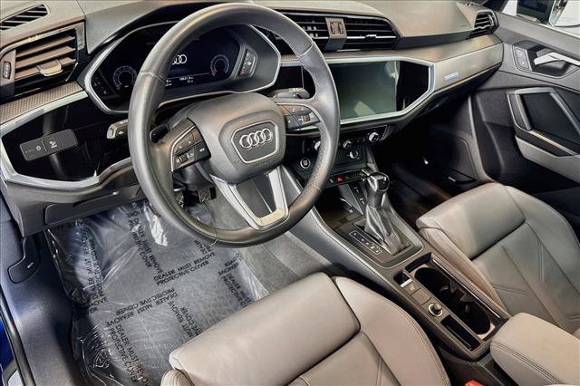 Used 2022 Audi Q3 2.0T Premium Plus w/ Premium Plus Package AWD/4WD image 9