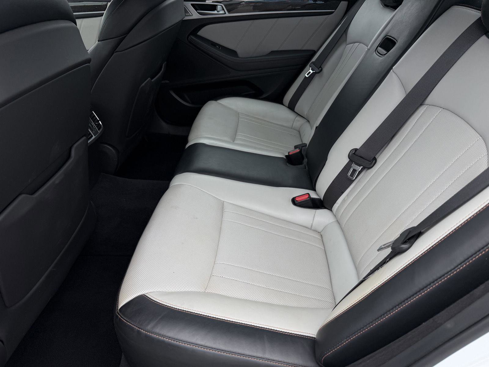 Used 2018 Genesis G80 3.3T Sport RWD image 8