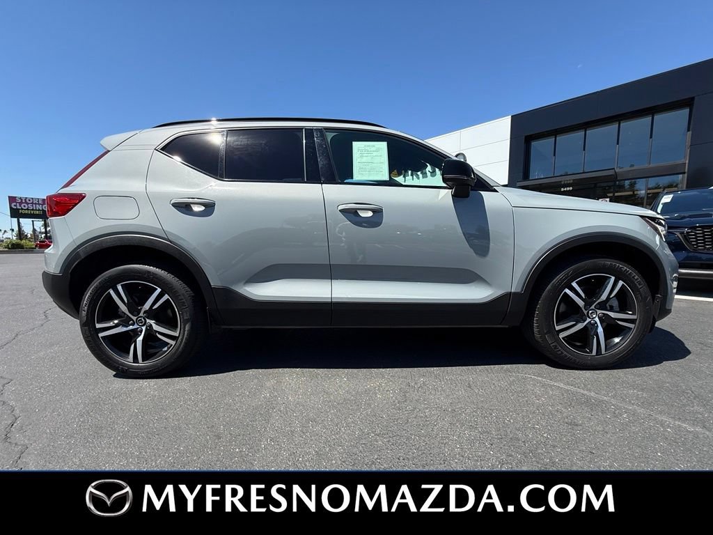 Used 2024 Volvo XC40 B5 Core AWD/4WD image 13
