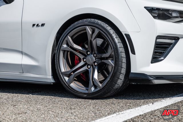 Used 2018 Chevrolet Camaro SS image 60