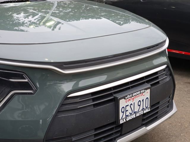 Used 2023 Kia Niro EX image 5