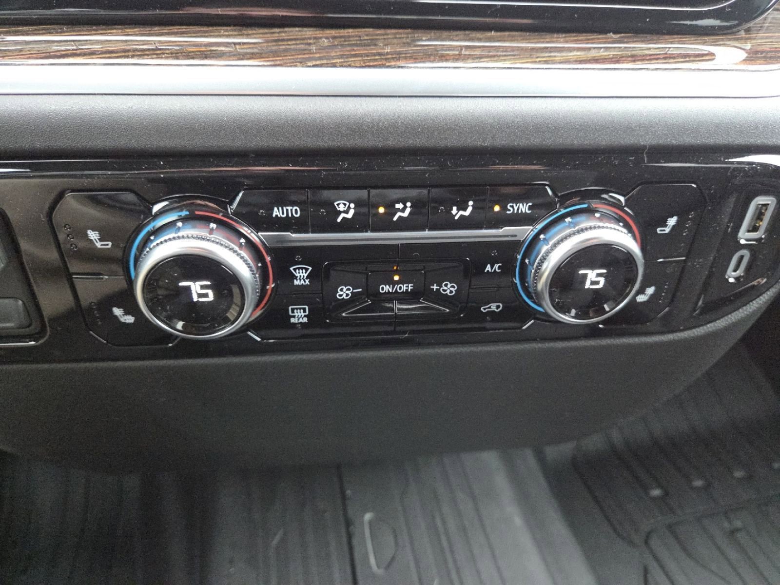 New 2026 GMC Sierra 1500 Elevation image 33