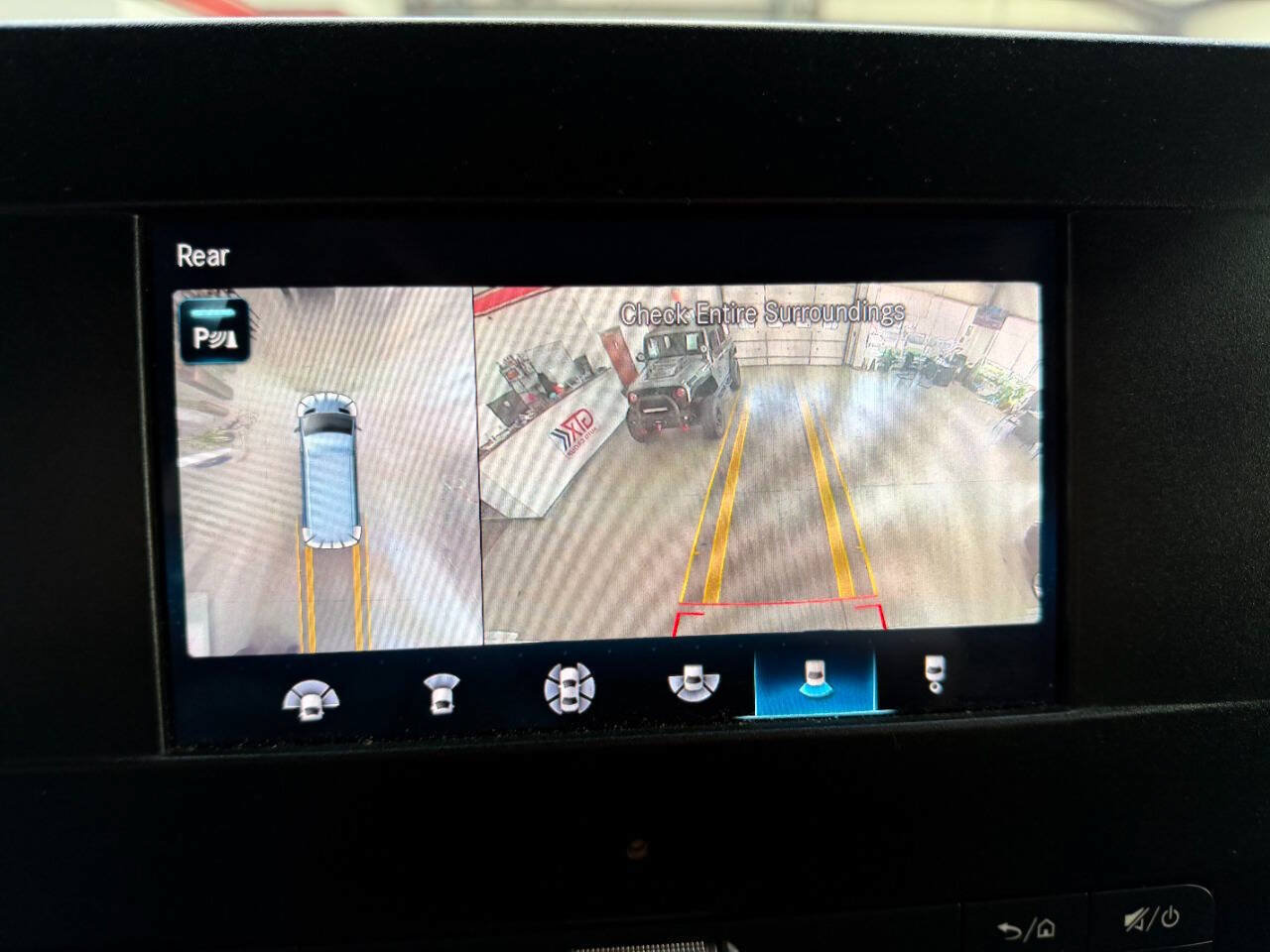 Used 2020 Mercedes-Benz Sprinter 1500 image 23