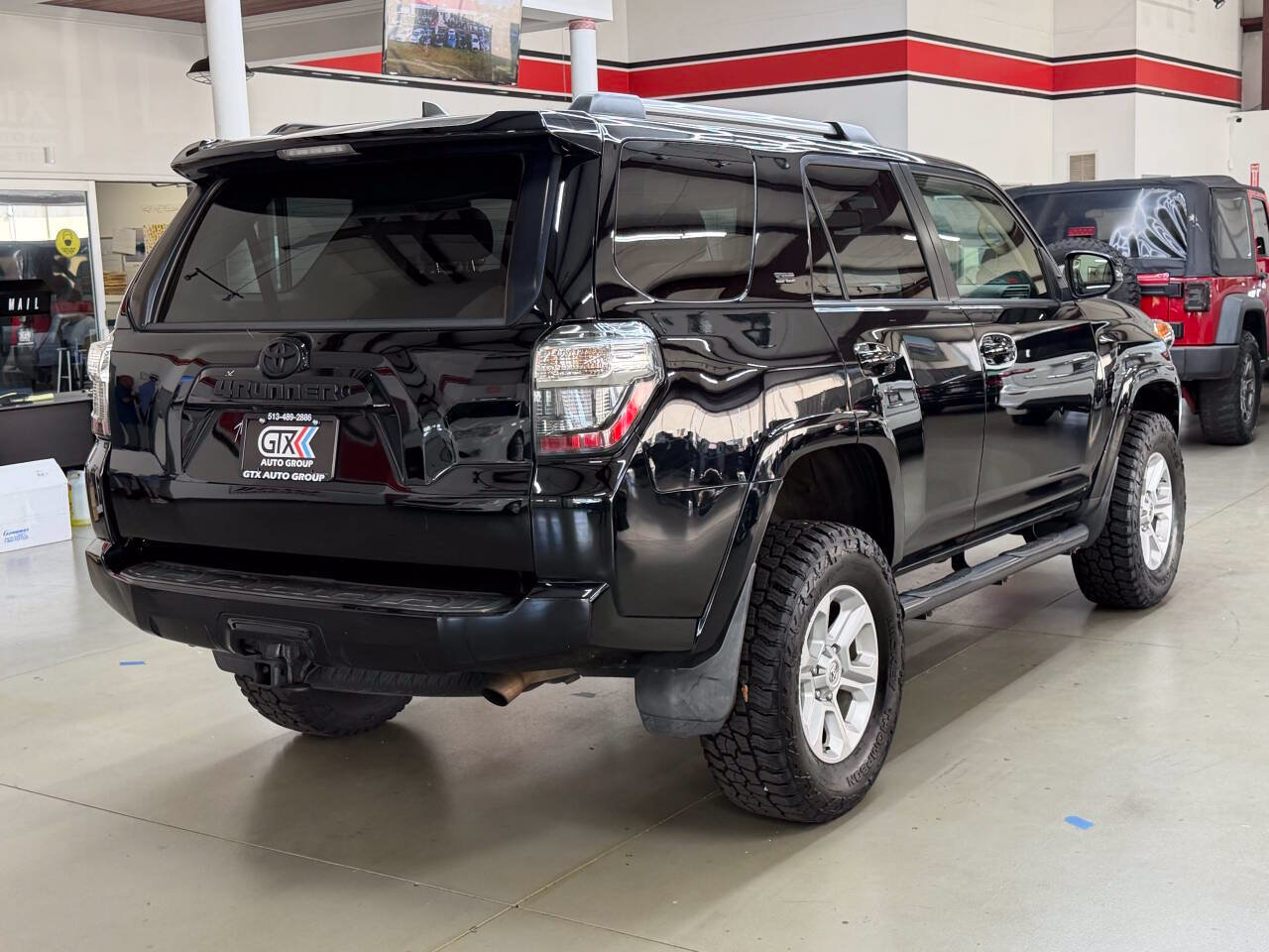 Used 2019 Toyota 4Runner SR5 Premium AWD/4WD image 2