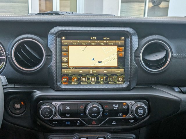 Used 2023 Jeep Wrangler Unlimited Sahara AWD/4WD image 19