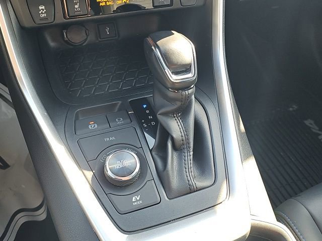 Used 2020 Toyota RAV4 XSE w/ XSE Grade Weather Package image 25