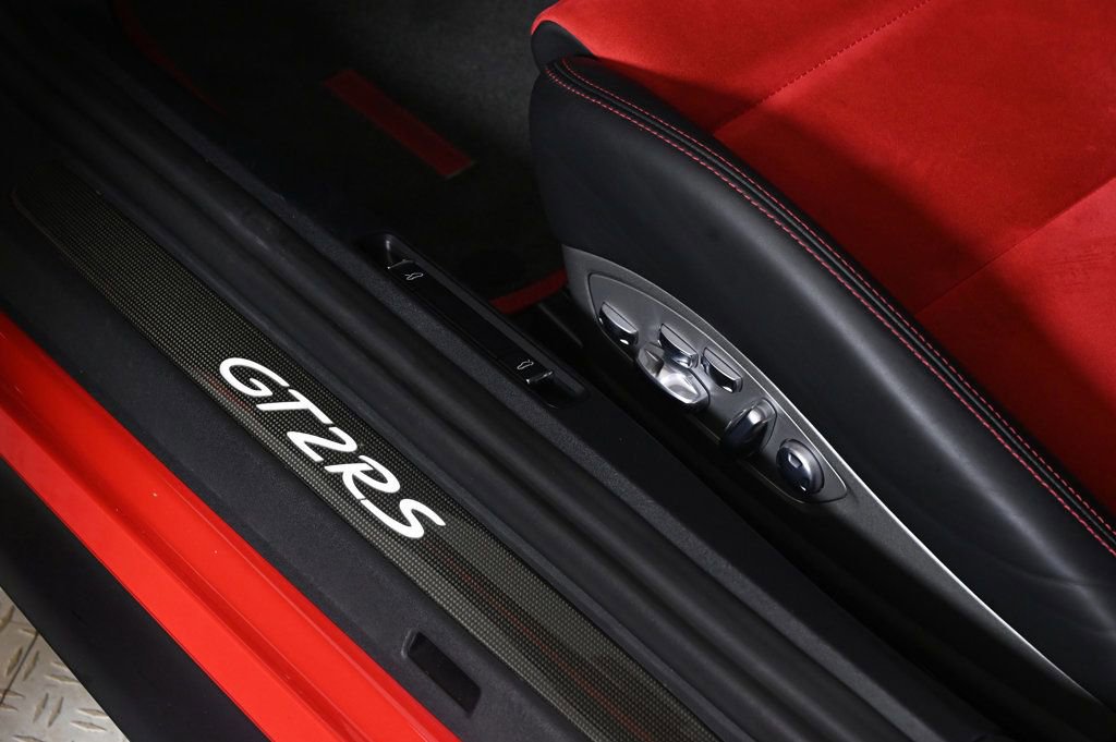 Certified 2018 Porsche 911 GT2 RS image 31