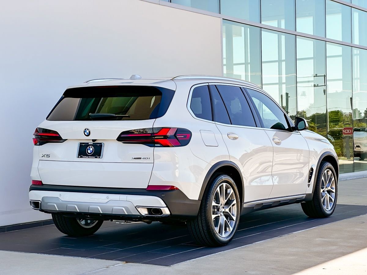 New 2026 BMW X5 xDrive40i w/ Premium Package image 4